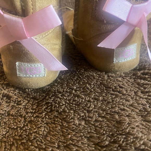 UGG Tan Boots with Soft Suede Material and Cozy Fleece Lining - Picture 3 of 4